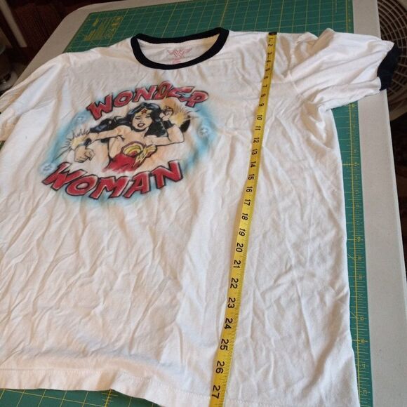 Wonder Woman XL Womens White Short Sleeve T-Shirt TV Series - Picture 4 of 6